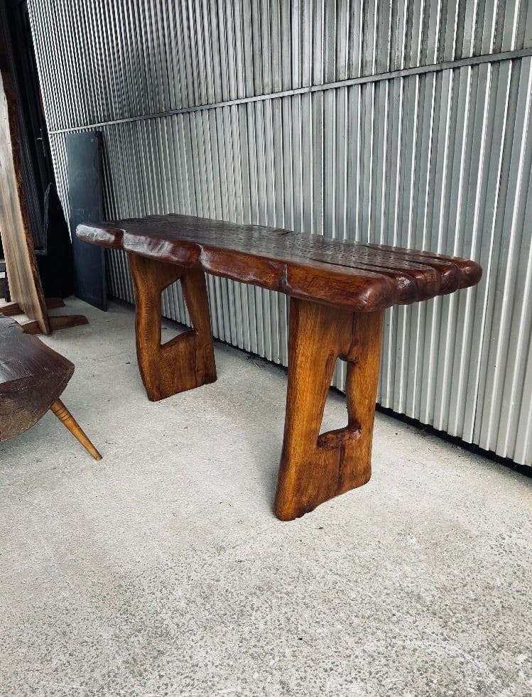 Console brutaliste en chêne 